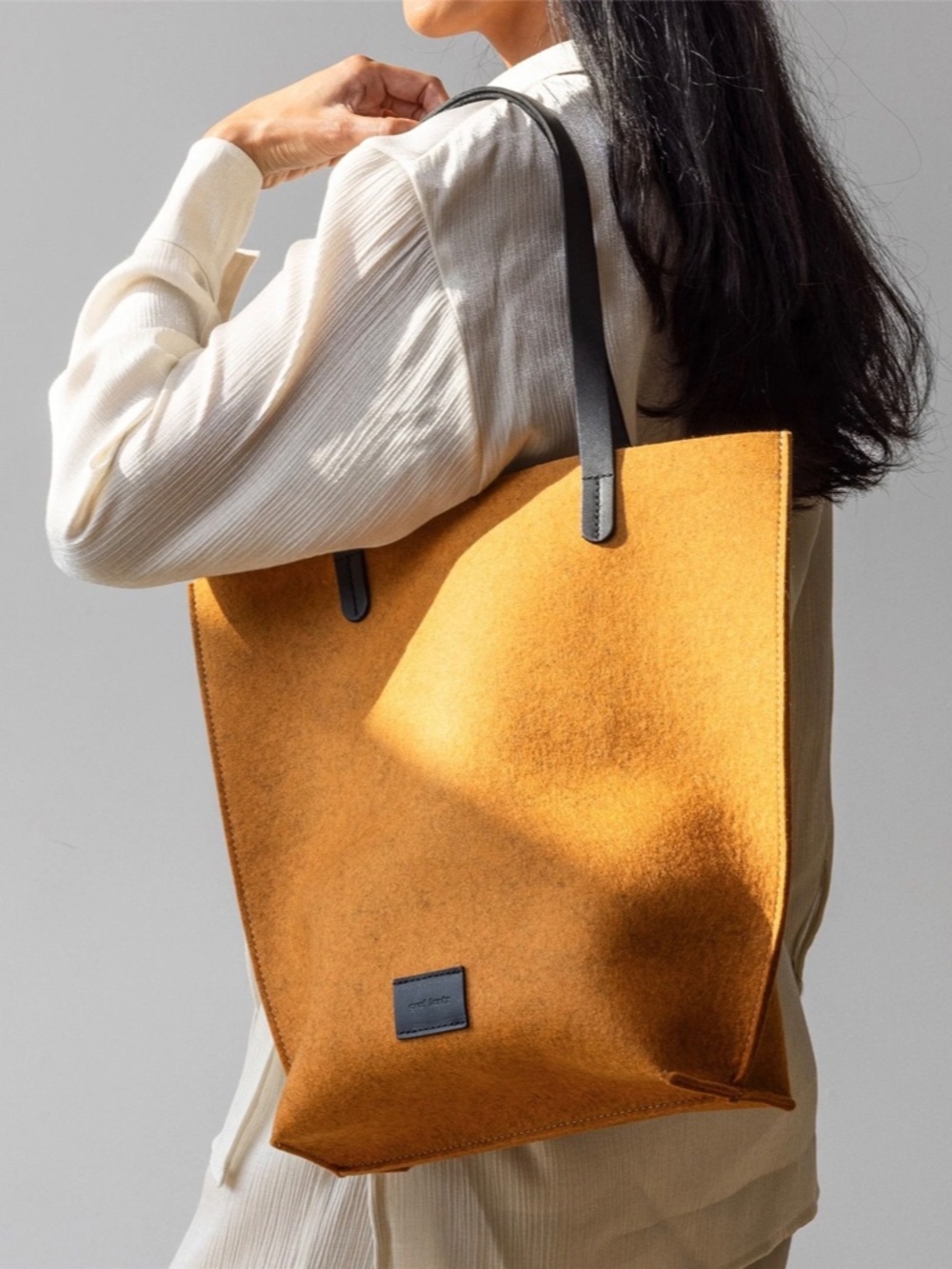 GRAF LANTZ Holiday Hana Merino Wool Tote Bag - Picture 2 of 7